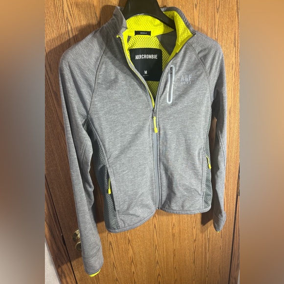 Abercrombie & Fitch Athletic Muscle Fit Performance Jacket - Picture 2 of 5